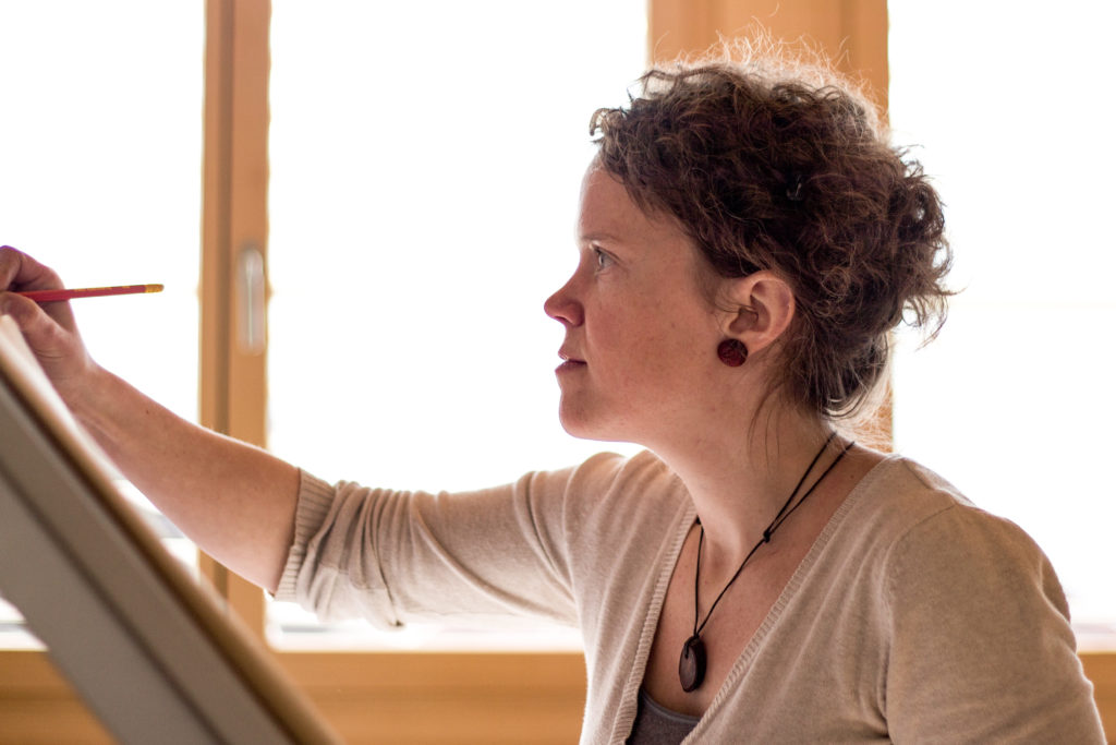 large-image Ramona Bächtiger möchte einmal ein eigenes Atelier haben. – Bild: Jana Sofie Liebe
