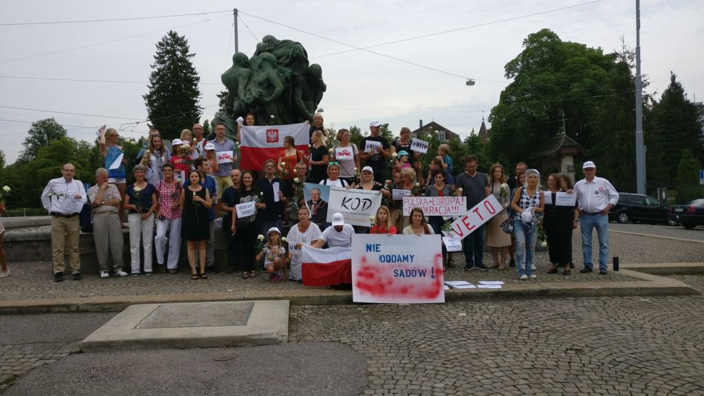 Die Kundgebung für Demokratie in Polen in Bern. – Bild: zvg