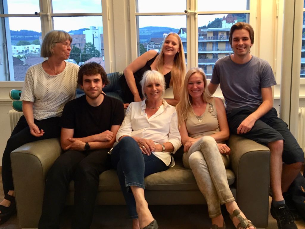 Das OK: Annemarie Voss, Samuel Müller, Ursula Haller, Sandra Meier, Fabienne Ayer, Elias Rüegsegger. Nicht auf dem Bild ist Annina Reusser. – Bild: lth