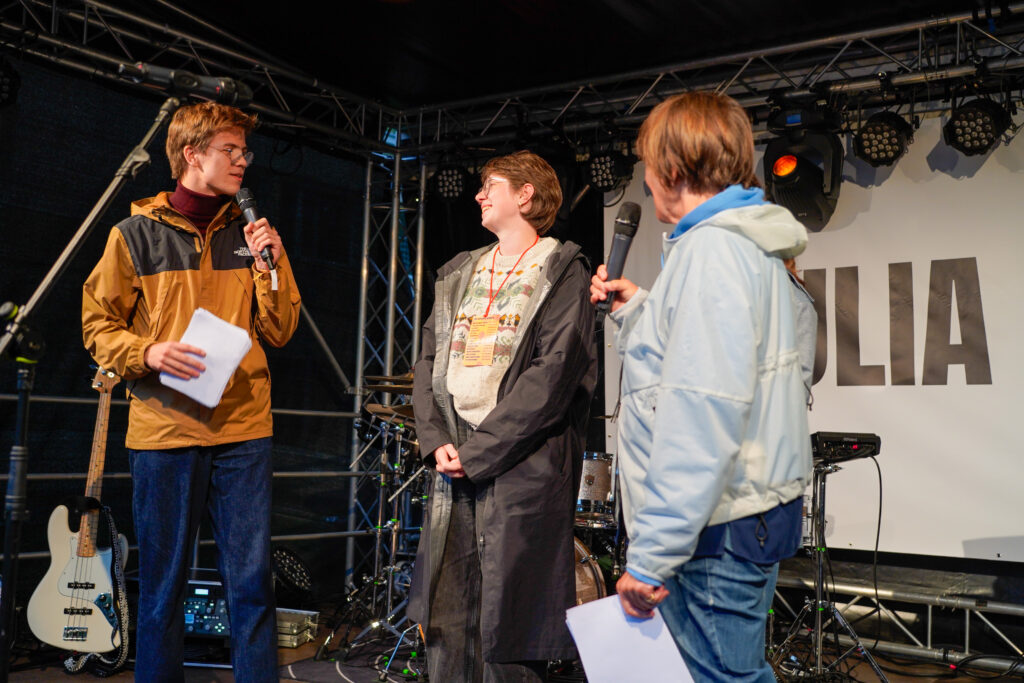 Die Frau hinter der Helfer:innenkoordination