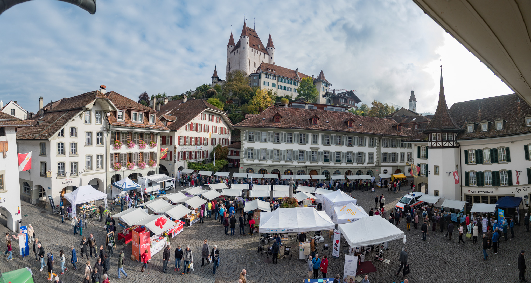 Generationen-Solidarität auf dem Rathausplatz