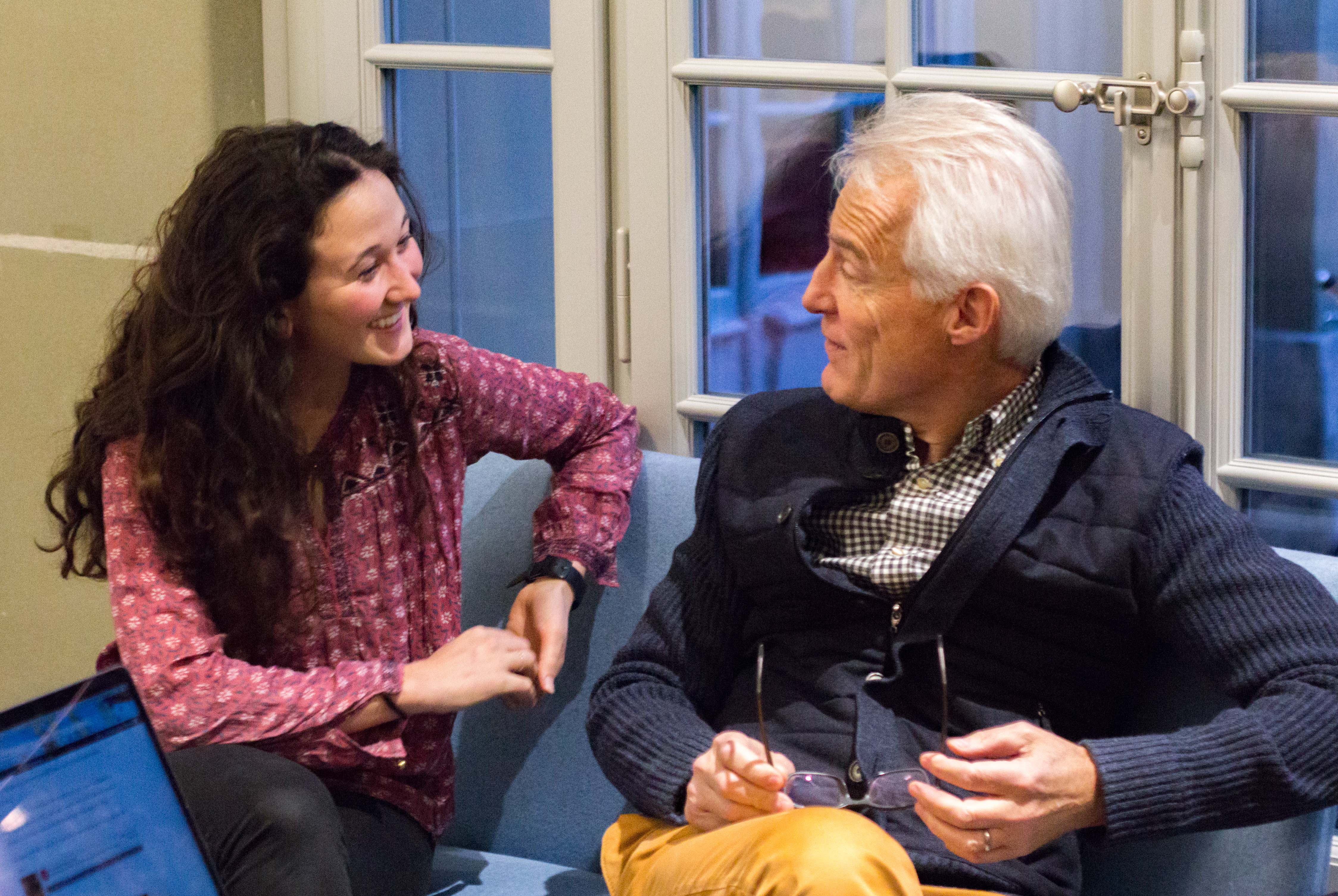 Studieren ohne Altersgrenzen: Nina Kurt (24) und Alain Moilliet (65) im Generationentalk