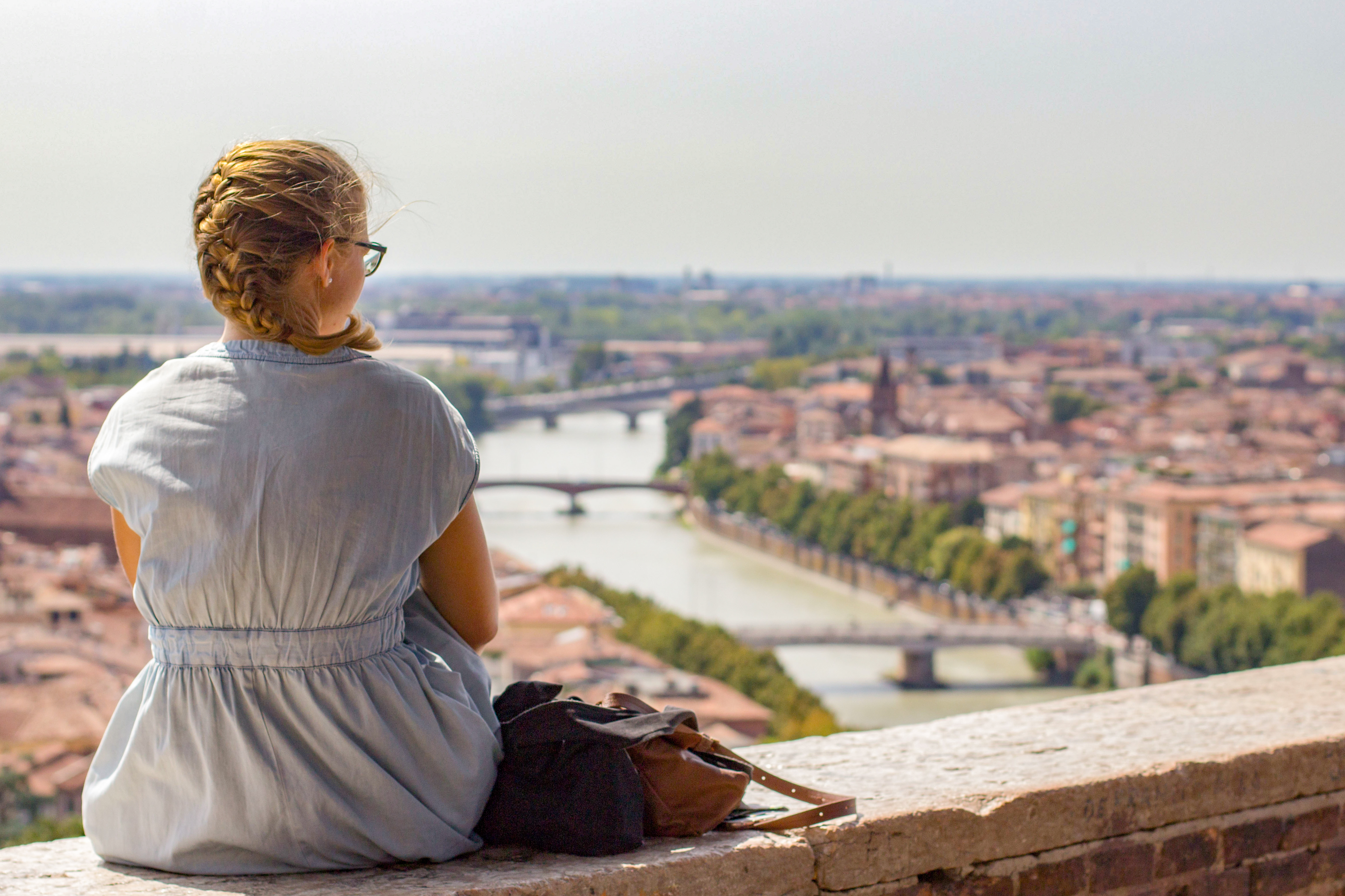 Alleine reisen – früher und heute: zwei junge und eine alte Frau erzählen