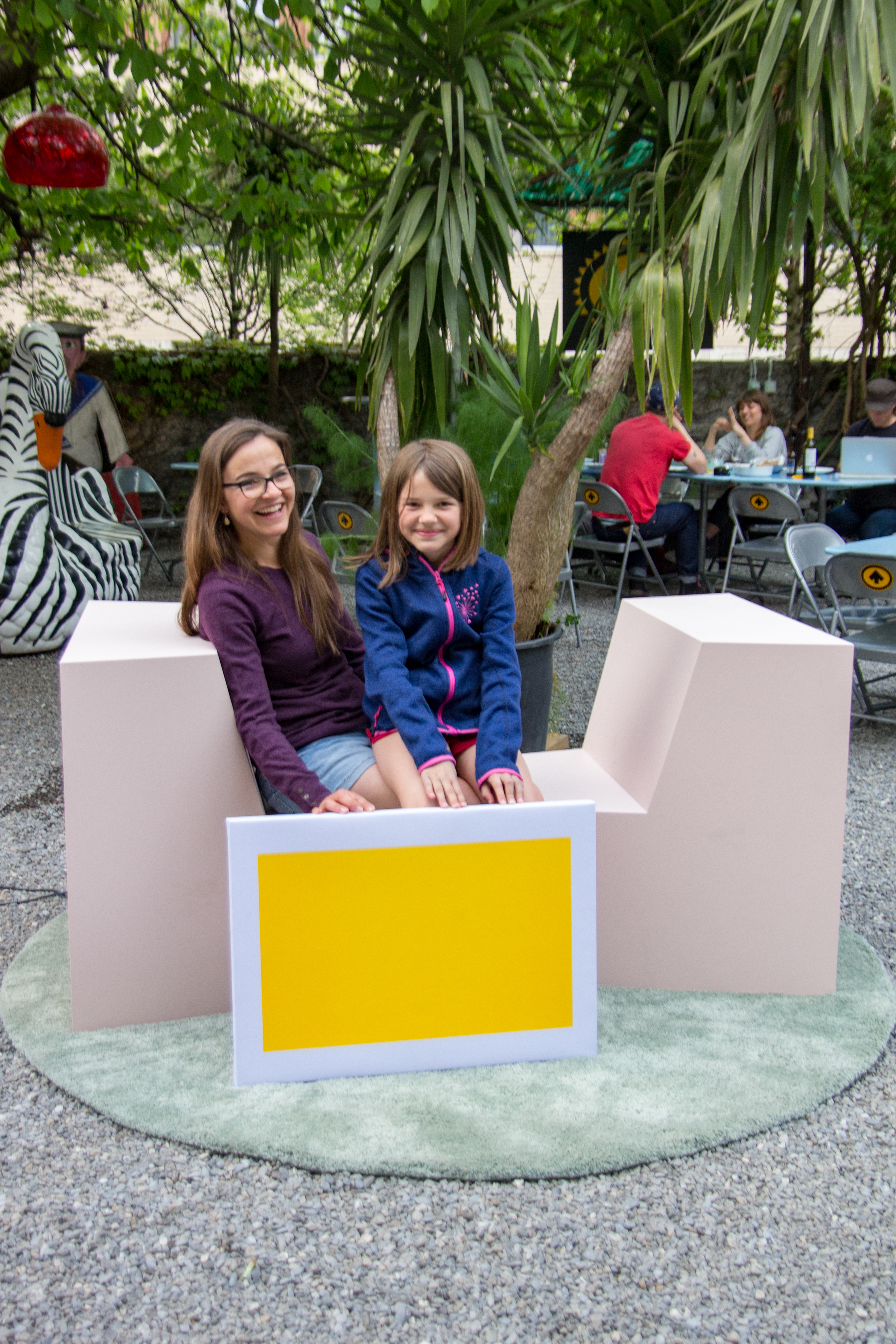 Im Mokka, auf der Panzerpiste, dem Rathausplatz und einem Spielplatz: Kurze Sofa-Geschichten aus Thun