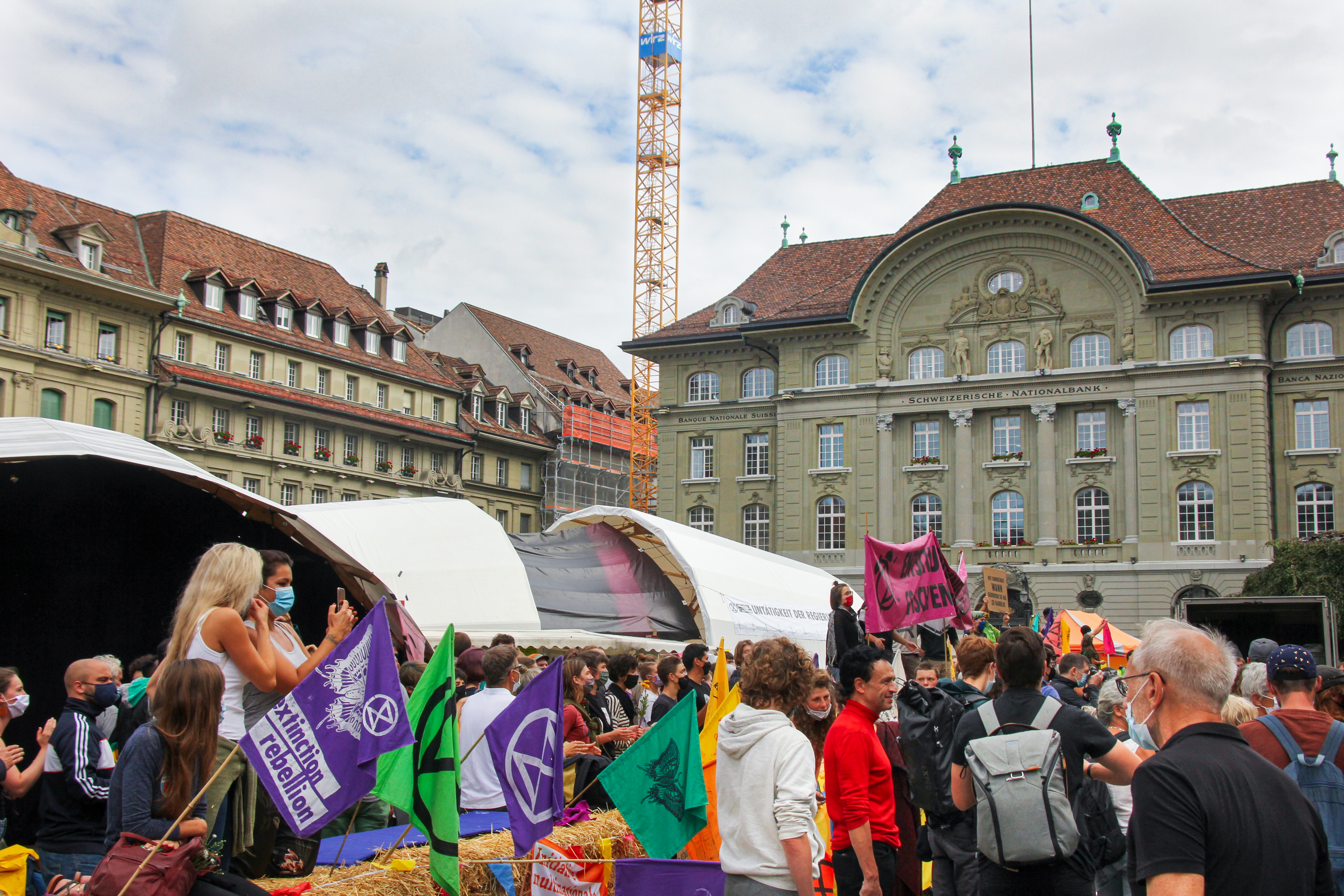 Illegal, aber friedlich – Stimmen von Jung und Alt zum Klimastreik auf dem Bundesplatz