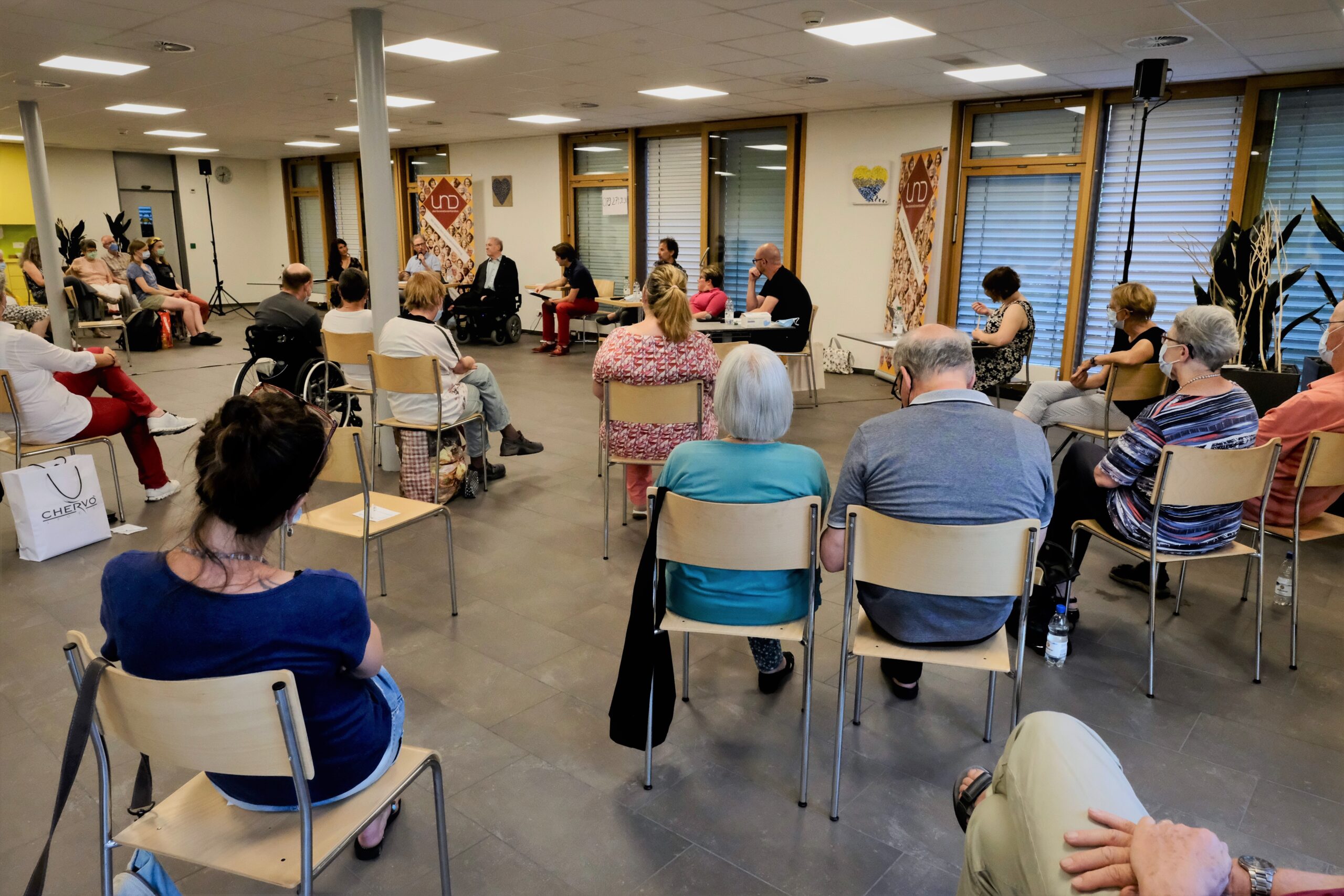 Barrieren abbauen: Wie Inklusion gelingen könnte – Podium zum Nachschauen