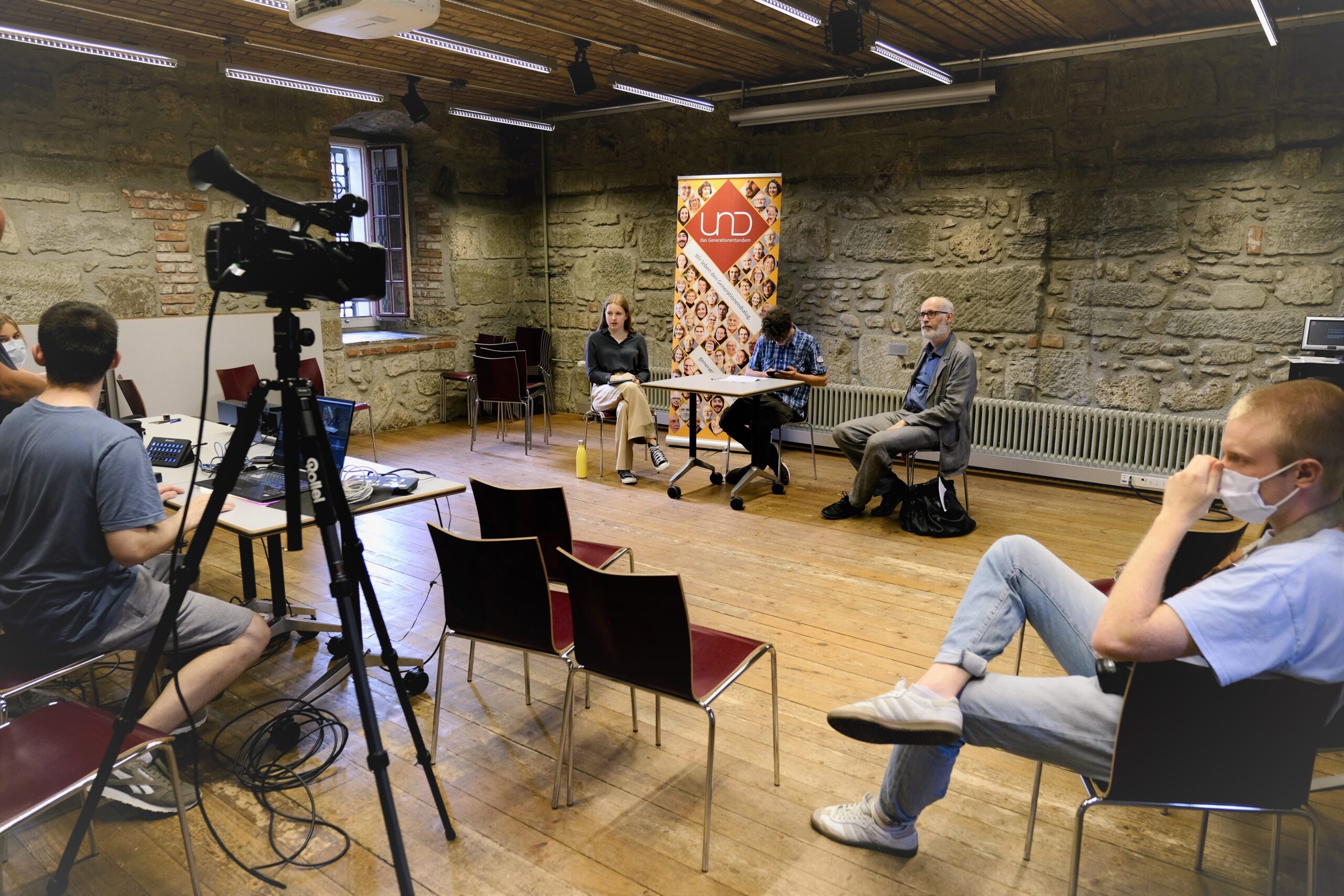 Generationentalk «Gendergerecht – müssen wir unsere Sprache anpassen?» –  Livestream zum Nachschauen