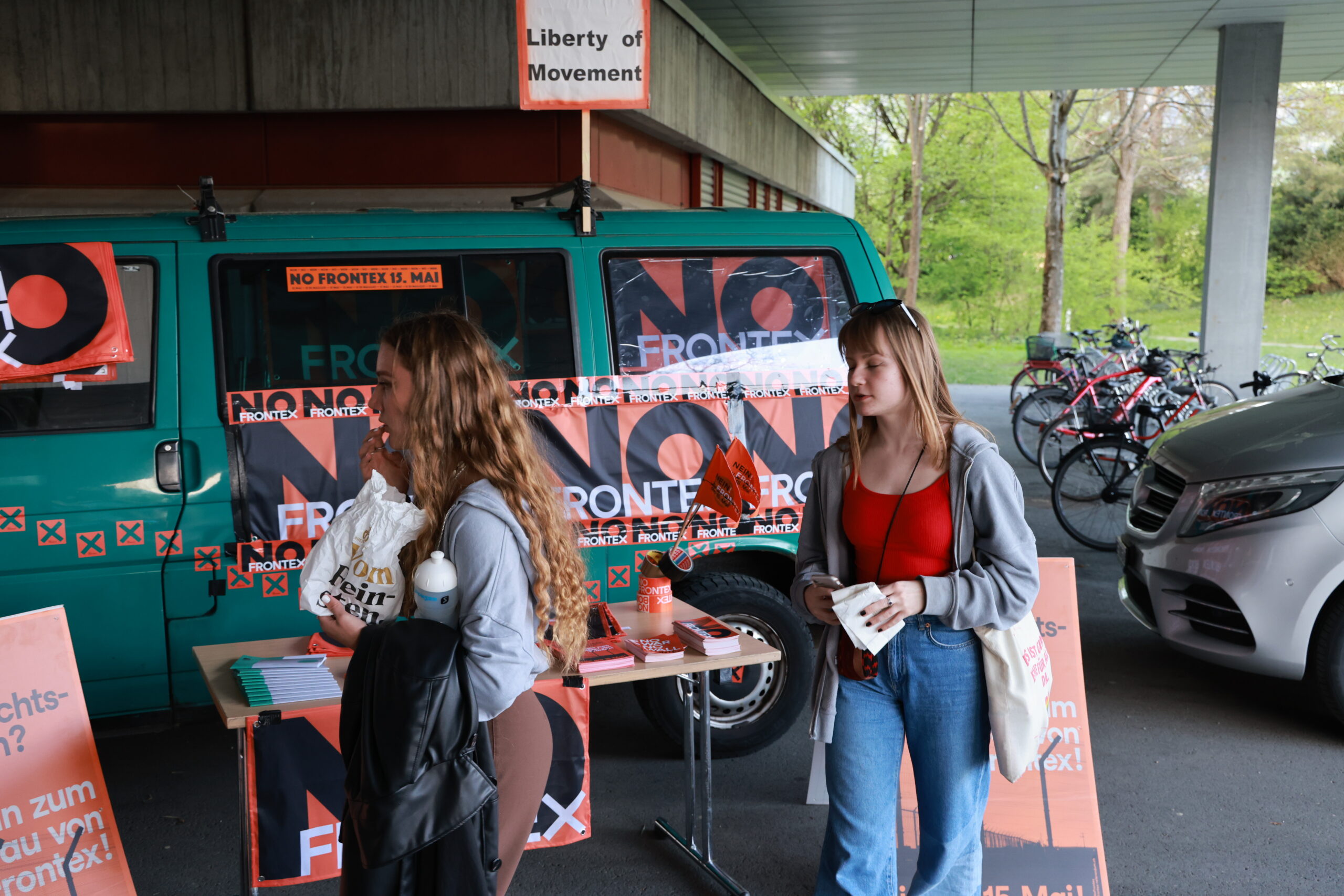 Rein symbolisches Ja oder amoralisches Nein? Differenzierte Frontex-Debatte in Thun mit internationaler Ausstrahlung