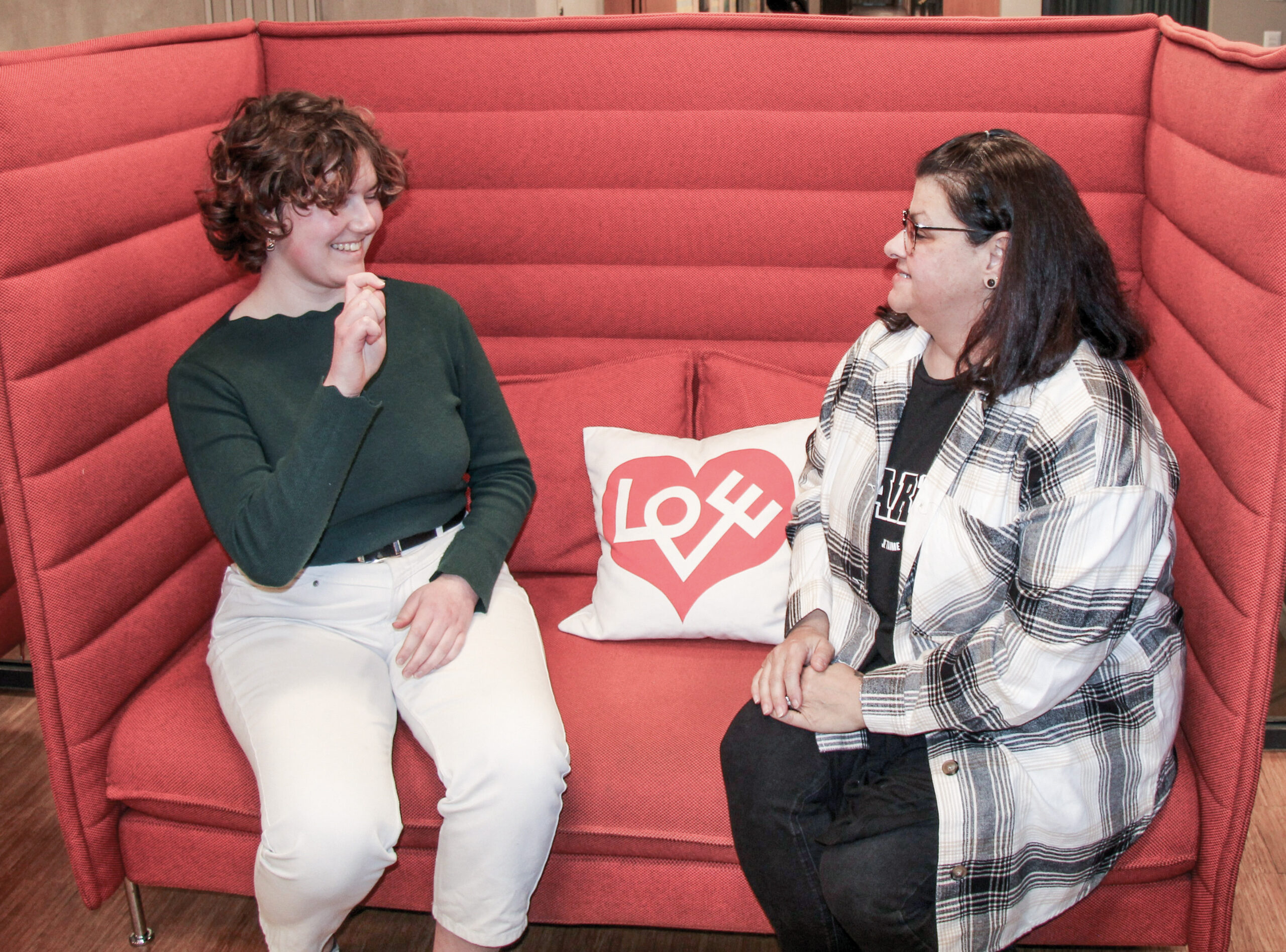 Mit den Augen hören – mit den Händen reden