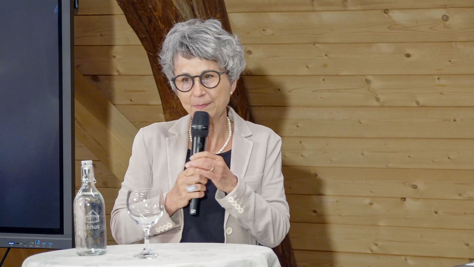 Begegnung mit Annette Keller: Das Gespräch zum Nachschauen und Nachhören